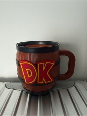 Universal Studios - Donkey Kong Barrel Mug with DK Logo - Brown & Red